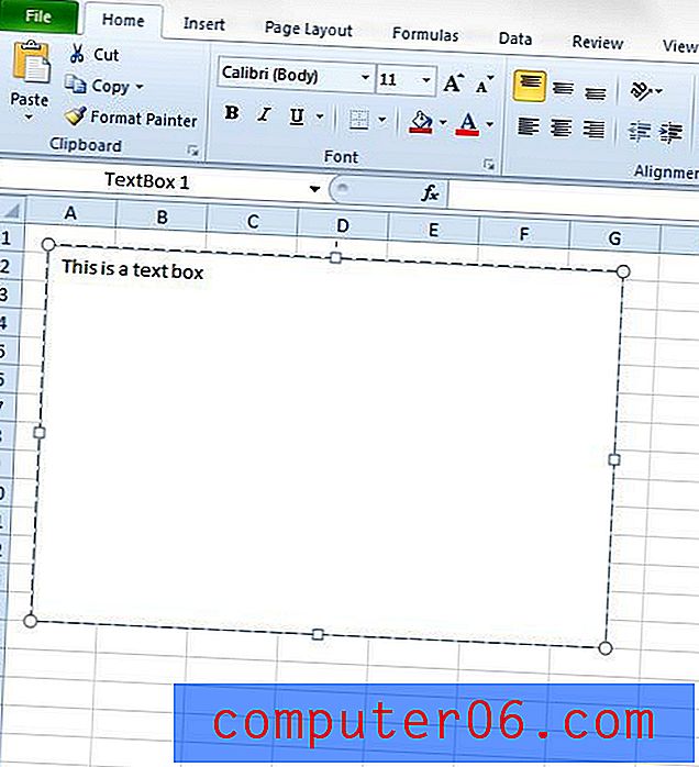 Slik fjerner du en kant fra en tekstboks i Excel 2010