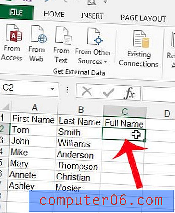 Jak kombinovat první a poslední jména do jedné buňky v aplikaci Excel 2013