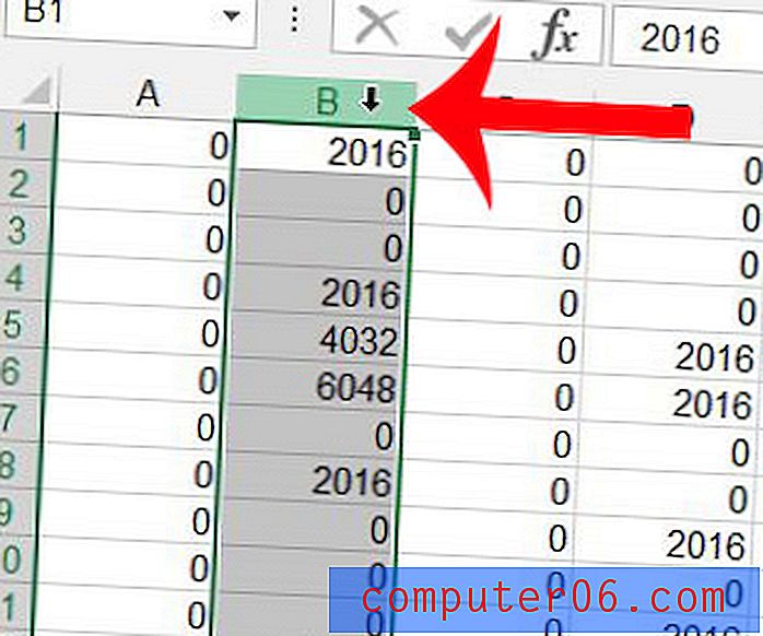 Kā nomainīt kolonnas krāsu programmā Excel 2013