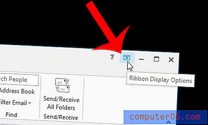 Kā es varu saglabāt lentes paslēpšanu programmā Outlook 2013?